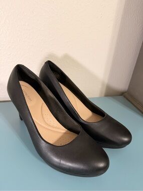Clarks Black Leather Mid Heel Pumps